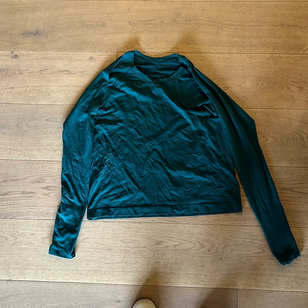 lululemon swiftly tech long sleeve size 10
green, no holes, no stains